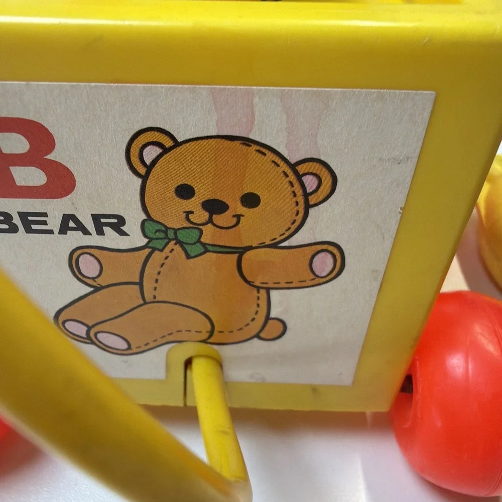 Vintage 1970 FISHER PRICE Peek-a-Boo Block Classic Pull Toy - WORKS